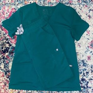 Figs Scrubs in Kelly Green Size Small